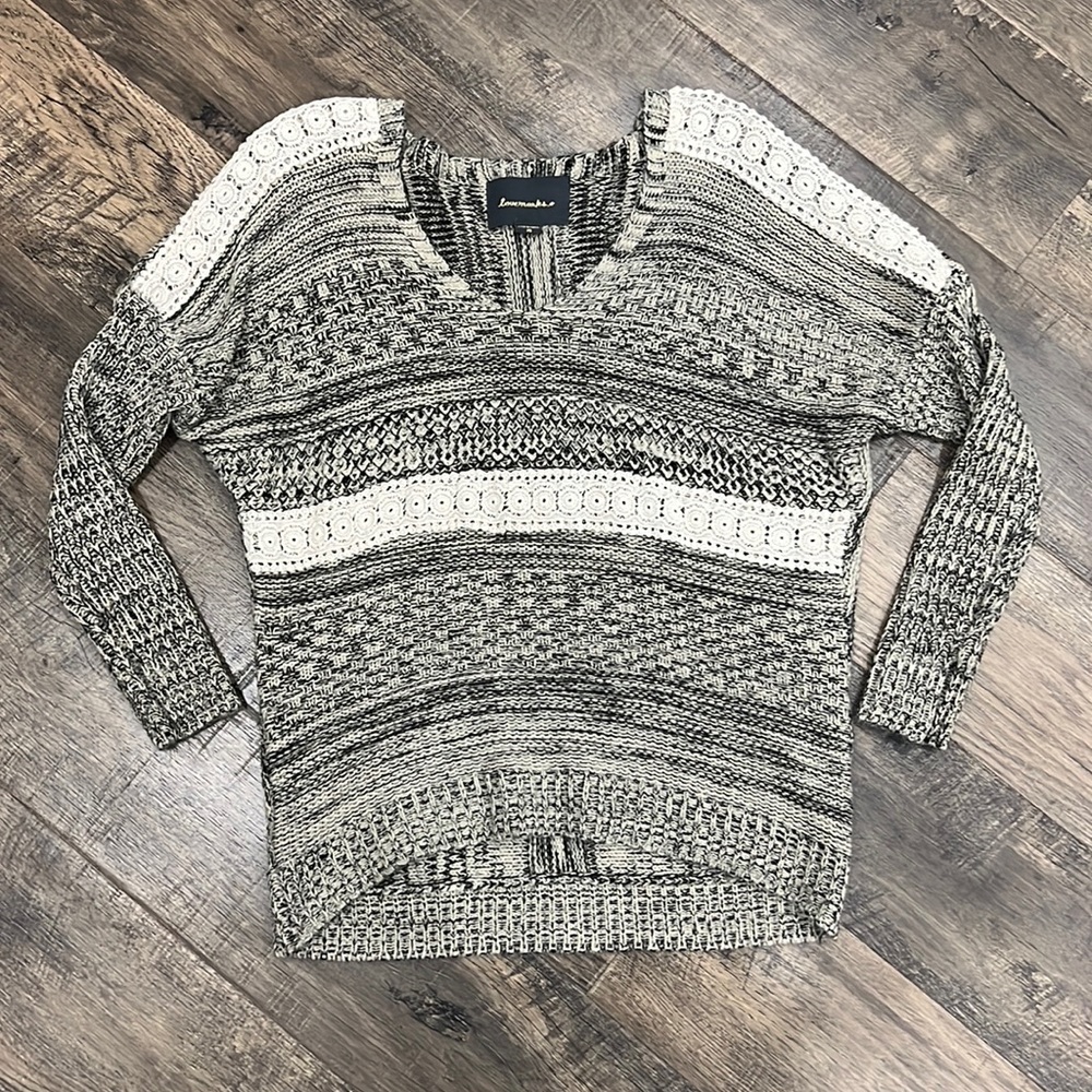 Love marks v neck crochet detail heather black and tan sweater
